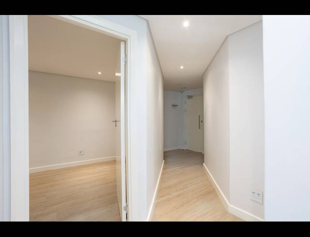 2 BEDROOM APARTMENT FOR SALE IN CLAREMONT UPPER